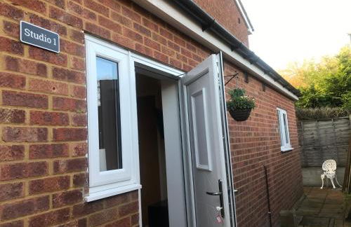 Studio-1-Staines/Heathrow/London-own entrance - Foto 24