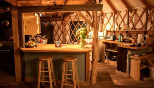 Luxury Yurt Rental Hidden in the Forest near Bristol, Vermont - Foto 5