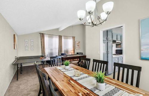 4BR Family Home, Private Pool & BBQ, Near Strip - Foto 12