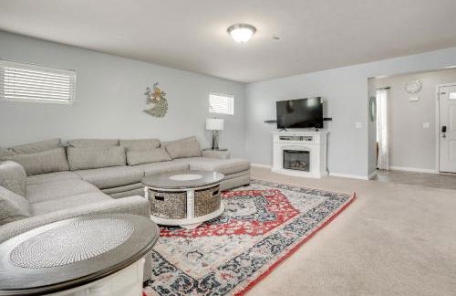 Spacious Family Getaway with Yard in Kalamazoo! - Foto 5