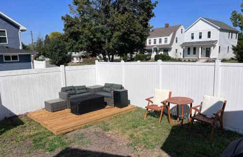 Large Five Bedroom house with outdoor patio with Jacuzzi and television! - Foto 4