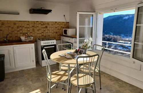 2 hébergements différents 1 gîte avec deux chambres et 1 chambre d'hôtes avec salon privé - Foto 12