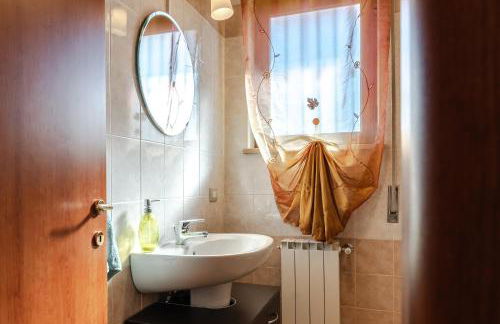 GuestHost - Equestrian Apt With Private Parking - Foto 11