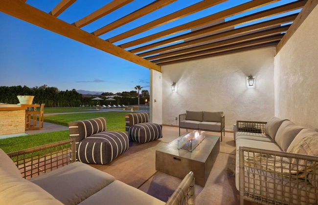 Starlight Estate by Avantstay 26 People! Architectual Mansion w/ Pool, Tennis Court, Game Room - Photo 40