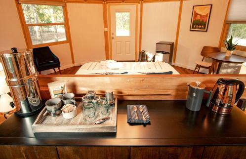 Gorgeous Glamping Yurt for a Unique Romantic Getaway near Austin - Foto 9