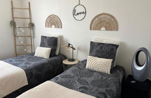 Villa Emma , maison classée 3 étoiles au centre de tout avec jardin clos à Châtellerault, à 20 mn Futuroscope&Aquascope - Foto 47