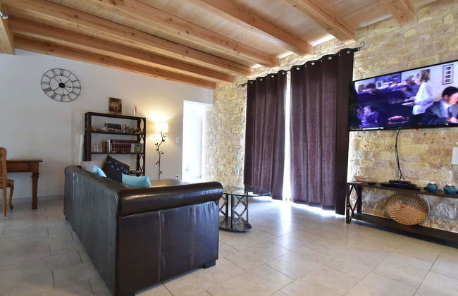 Holiday Home in Montclera With Sunny Garden, Playground Equipment and Private Pool - Foto 30