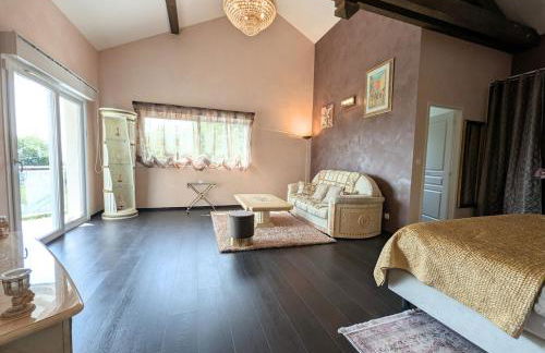 Luxurious Villa with Pool - Foto 3