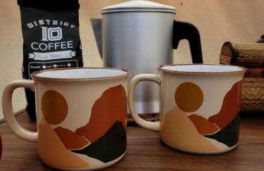 Forest Retreat: Immerse Yourself in Nature with this Chic Bell Tent in Loris, SC - Foto 8