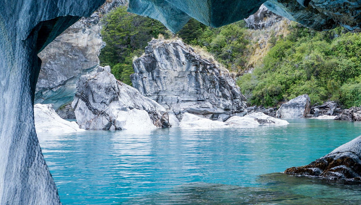 Paseo en barco por la capilla y la catedral de mármol