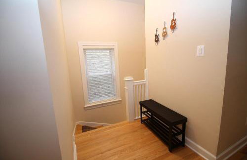 Queen Beds, Long Stay, Garage Parking, Near Train - Foto 3