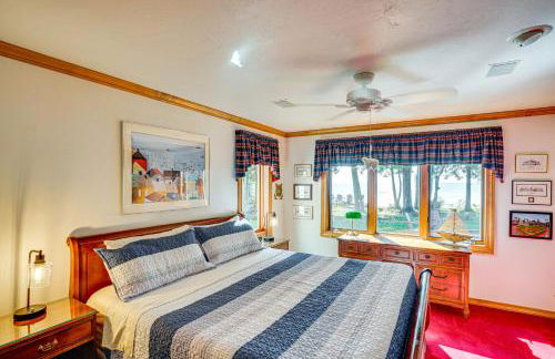 Sturgeon Bay Hideaway with Direct Water Access! - Photo 20