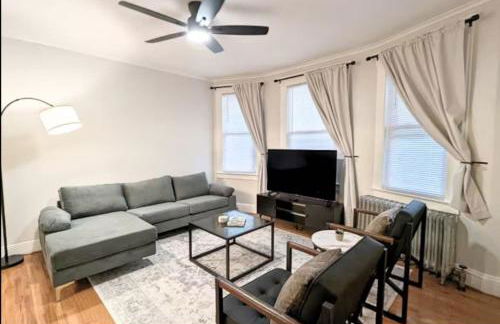 Cozy 3 Bedrooms Spacious Comfort - Foto 1