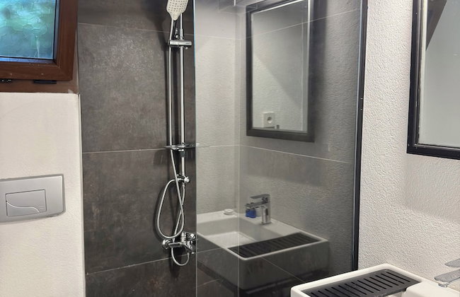 Mitos Apartments - Photo 17