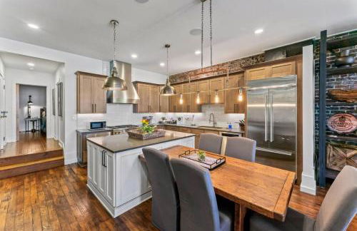 Amazing Rooftop Patio Overlooking street - Foto 6