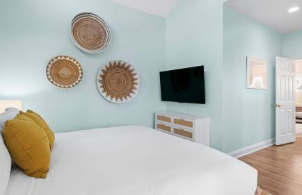 Steps to Beach! Arcade Game Room, Pool + Hot Tub Calico Scallop by Avantstay - Foto 78