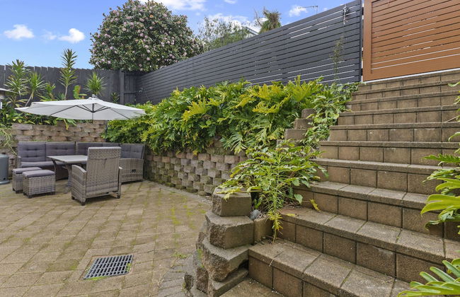 High-end Modern Villa Spa Pool & Views - Photo 46