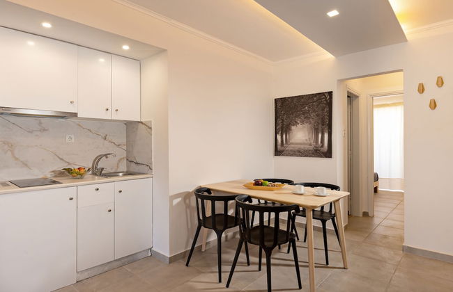 Castello Apartments - Photo 24