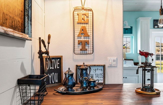 Kingsby Cottage - 1BR & Mountain Views - Photo 4