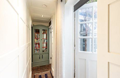 Elegant Highgate Garden Retreat - Photo 39