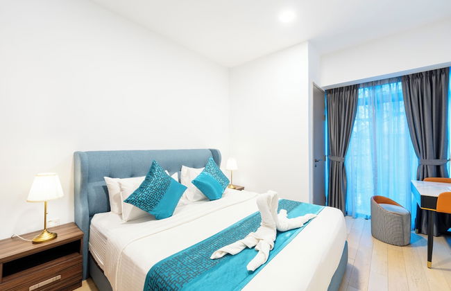 Moonway Luxury Suites At Eaton Residence - Photo 42