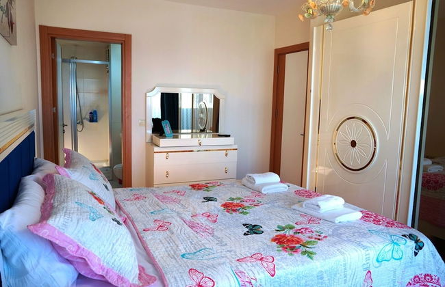 Zenofon Residence - Photo 3