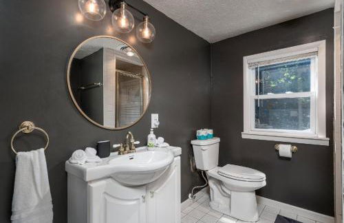 All Decked Out - Secluded getaway near beach access - Foto 44