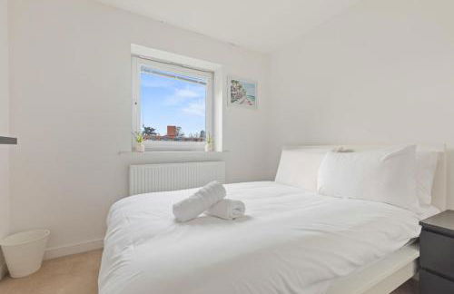 Spacious and Modern 2BR Stay Free Parking and WiFi - Foto 9