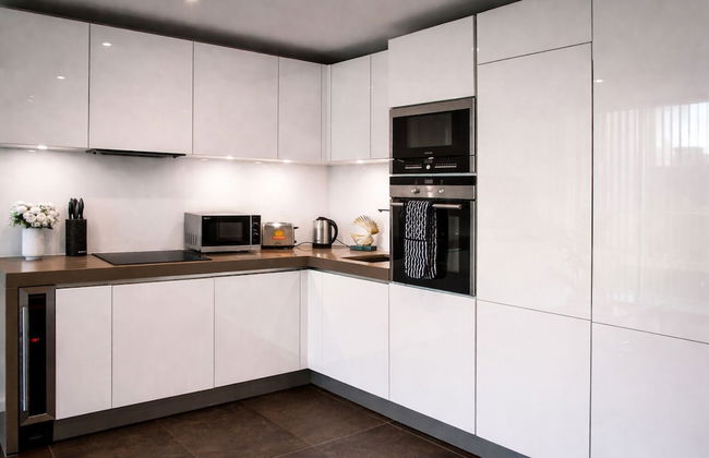 Deluxe 1 Bedroom Apartment in City Road - Photo 6