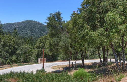 Yosemite Hilltop Gated Villa near Oakhurst, Bass Lake and Mariposa w EVCharger Hottub Grill and Awesome Views! - Foto 14