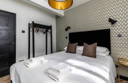 Locksbrook Lodge - Hot Tub - Spacious Outdoor Space - Photo 26