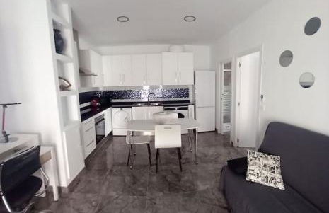 Apartamento cerca del puerto y del paseo - Photo 1