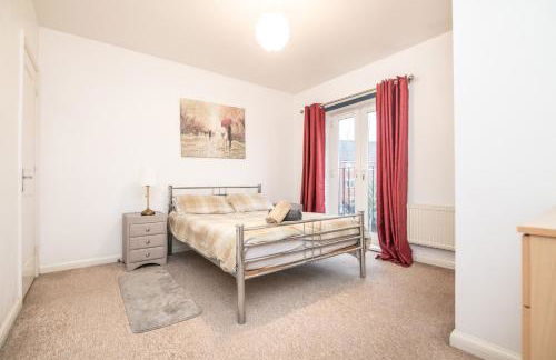 5 bed house with free secure parking in pleasant quiet location - Photo 16