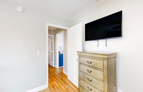 Out of the Blue - Photo 13