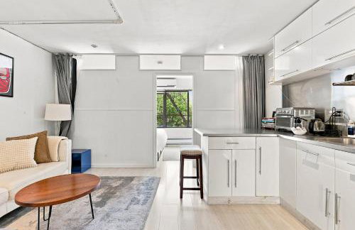 Bright and spacious apt 2 bedrooms - Monthly - Photo 21