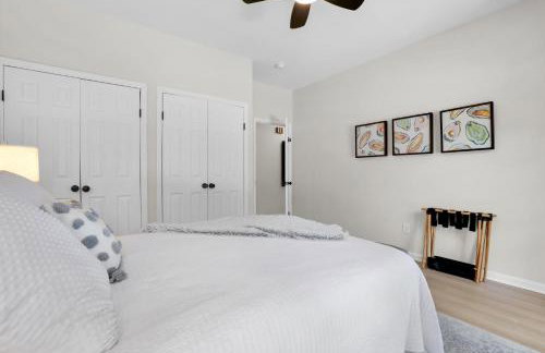 NEW! The White House, with 2 King Ensuites close to Parris Island and Downtown - Foto 34