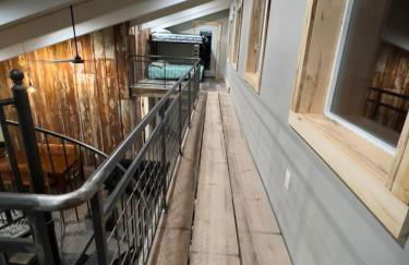 Designer Lake Cabin- HotTub, Sauna & Massage Chair - Foto 60