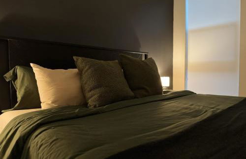 Luxe Deco Haven with Pool, Gym & Parking Close to Disneyland - Foto 47