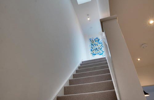 Sleek 4BR Townhouse - Rooftop - Hot Tub - Foto 46