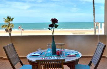 AMAZING FRONTAL BEACH APARTMENT #Traveller's Awards2023 - Foto 2