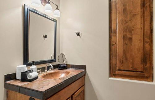 The Debonair Derby by PaseoHomesAZ with Heated Pool - Foto 18