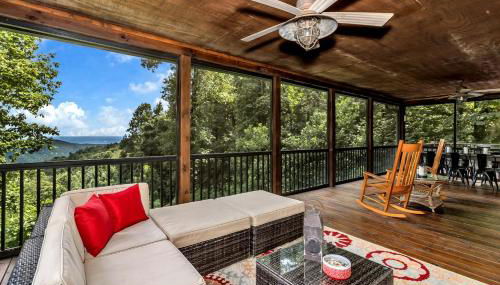 Cozy Mountain Cabin with Long-Range Views near Waterfall Park in Old Fort, NC - Foto 4