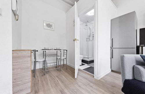 Stylish Central London Flat, Victorian Build, Sleeps 4 - Foto 16