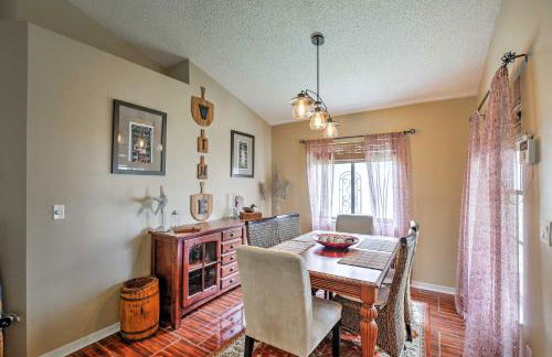 Lakefront Brandon Home with Patio and Screened Lanai! - Foto 5