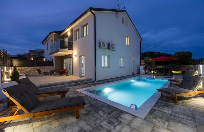 Peaceful Blooming Villa With Pool - Foto 25