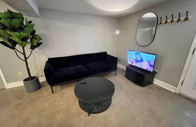 Sweet 2 BR Walk to all - Photo 6