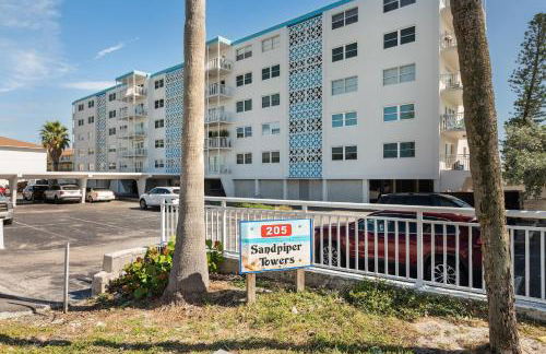 Sunrise at the Beach - 2BR Apt with Scenic Views - Foto 33