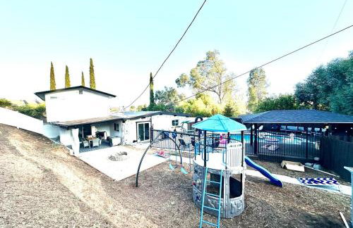 Half ACRE Lux Pool SPA with FIREPIT ARCADE Grill Sleeps 40 - Foto 6