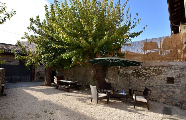 Ancient, Renovated Farmstead With Private, Equipped Garden - Photo 21