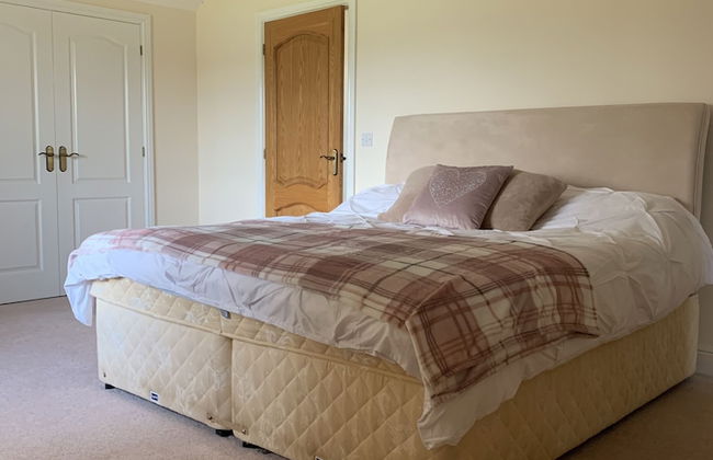 Captivating 4-bed House in West Wales - Photo 2